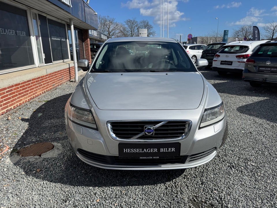 Volvo S40 1,6 D Momentum 4d
