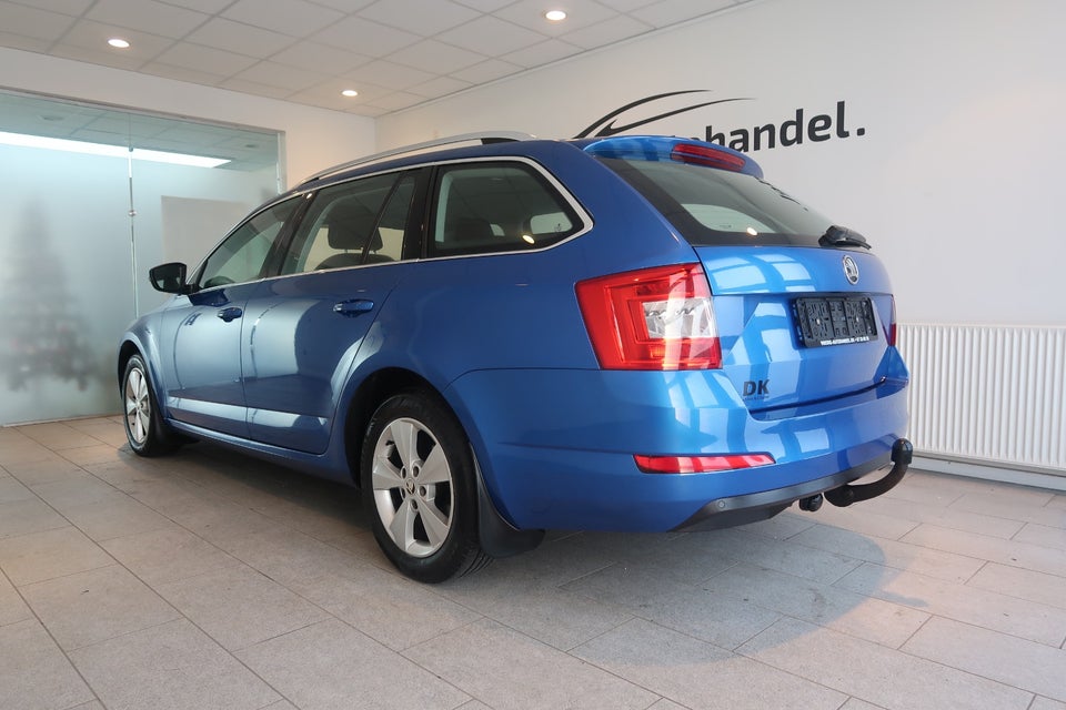 Skoda Octavia 1,6 TDi 105 Elegance Combi DSG 5d