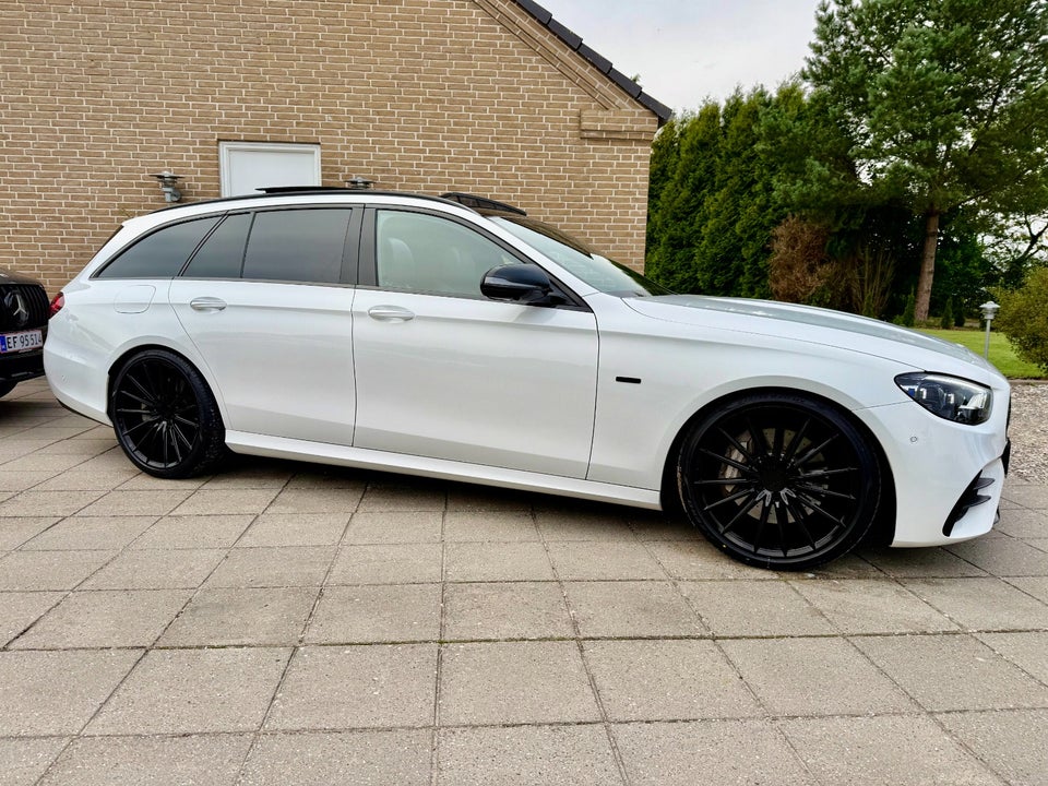 Mercedes E300 de 2,0 AMG Line stc. aut. 5d