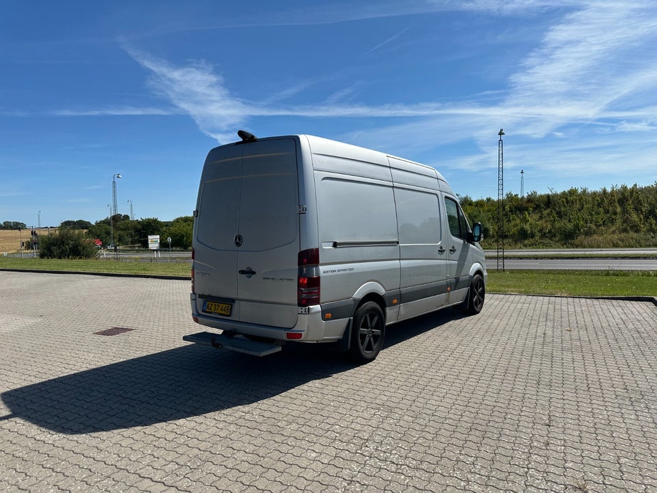 Mercedes Sprinter 319 3,0 CDi R2 Kassevogn aut. 5d
