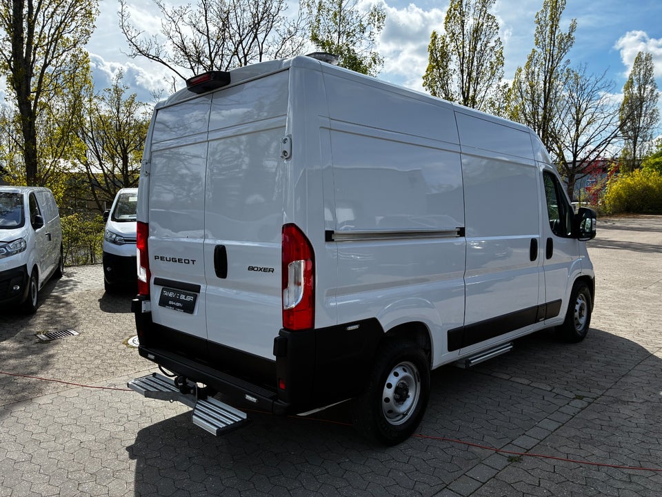 Peugeot Boxer 335 2,2 BlueHDi 180 L2H2 Premium EAT8