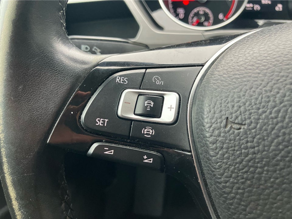 VW Touran 1,6 TDi 115 Comfortline Connect DSG 7prs 5d