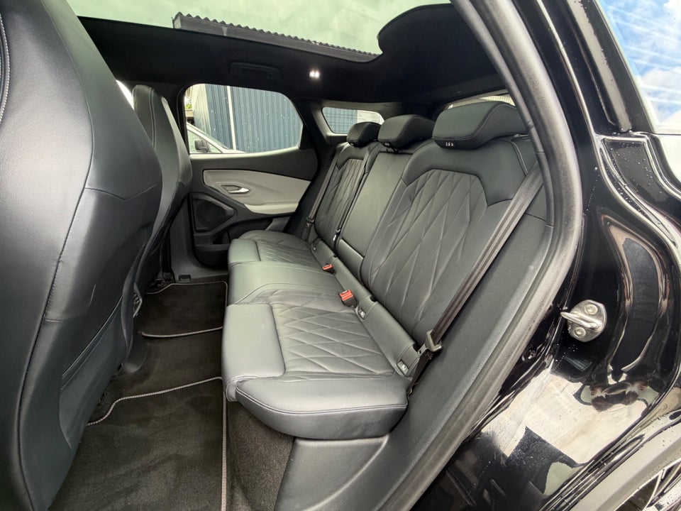 Ford Explorer 77 Premium Extended Range 5d
