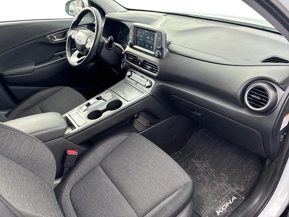Hyundai Kona 64 EV Essential 5d
