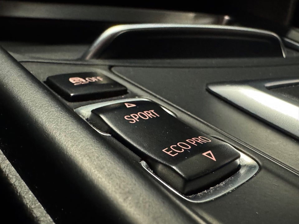 BMW 320i 2,0 Touring aut. 5d