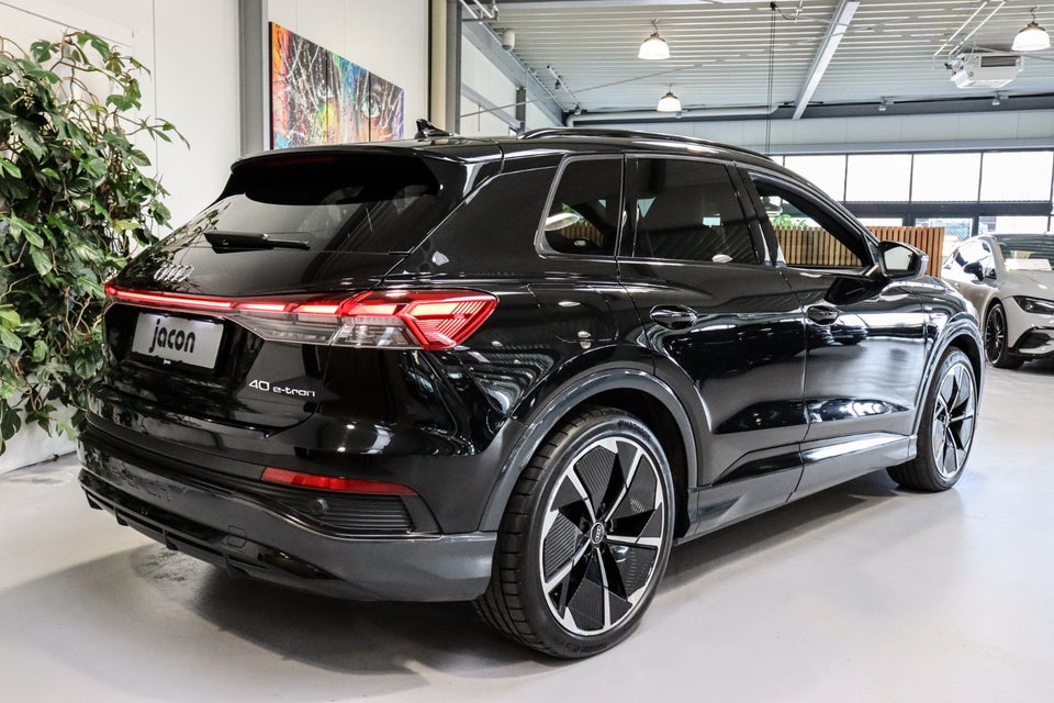 Audi Q4 e-tron 40 S-line 5d
