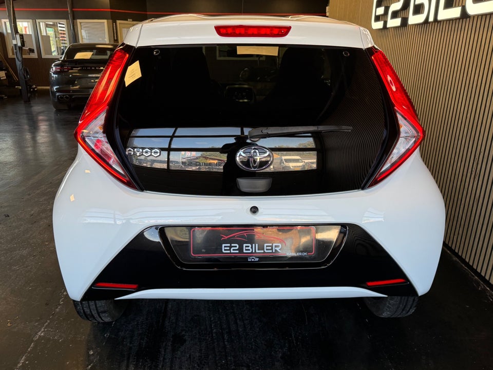 Toyota Aygo 1,0 VVT-i x-press 5d