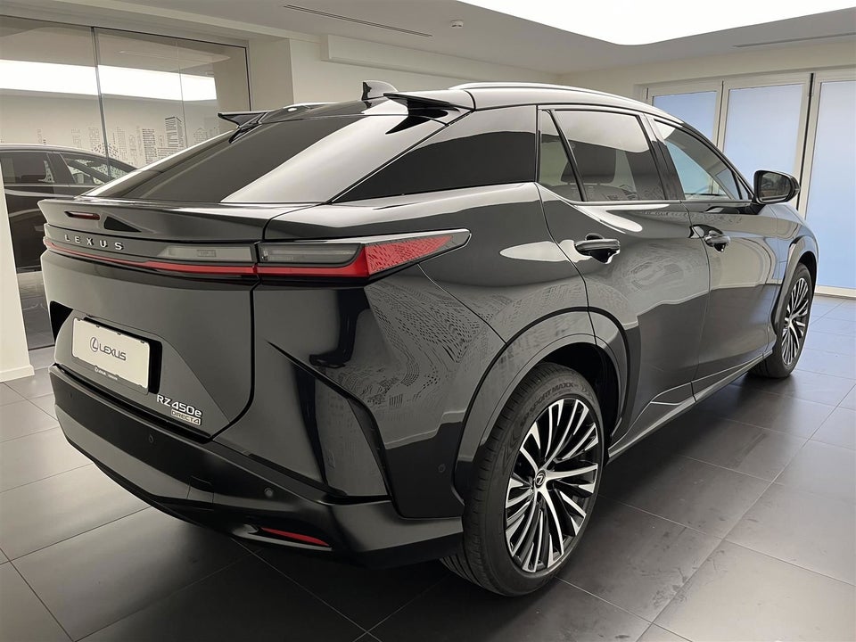 Lexus RZ450e Luxury 5d