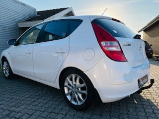 Hyundai i30 1,6 CRDi 90 Classic 5d