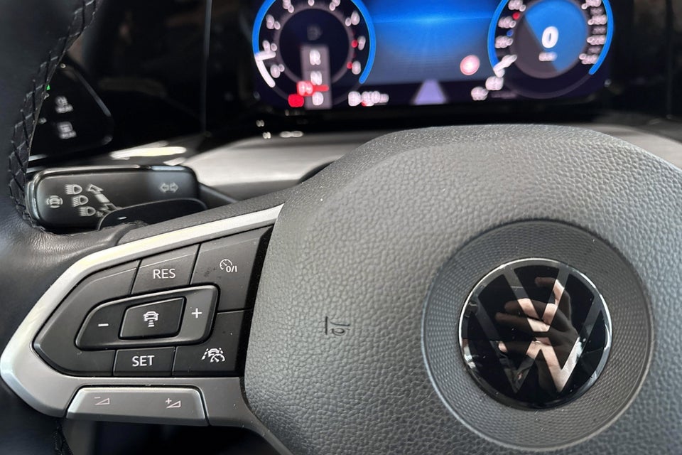 VW Golf VIII 1,5 eTSi 150 Style Variant DSG 5d