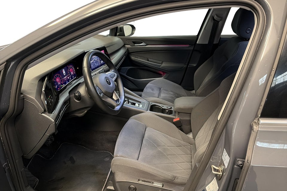VW Golf VIII 1,5 eTSi 150 Style Variant DSG 5d
