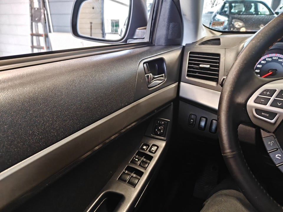 Mitsubishi Lancer 1,8 Invite SportSedan 4d