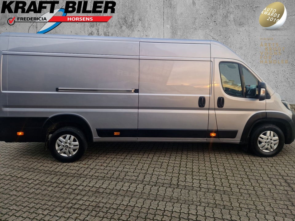 Peugeot Boxer 335 2,2 BlueHDi 165 L4H2 Ultimate