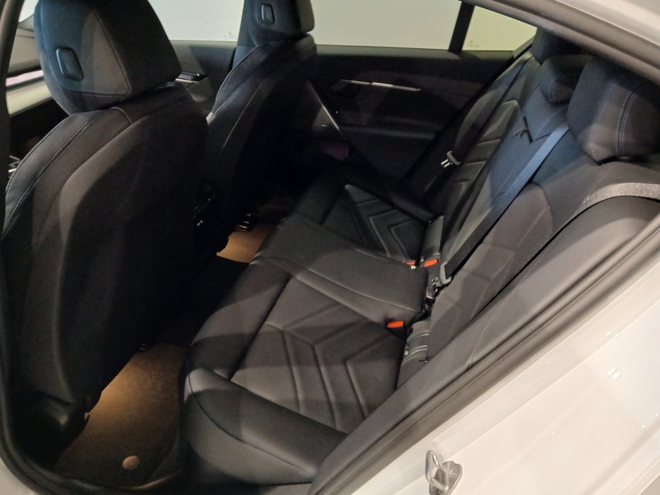 BMW i5 eDrive40 M-Sport 4d