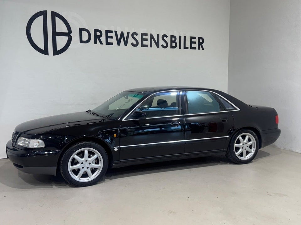 Audi A8 3,7 quattro aut. 4d
