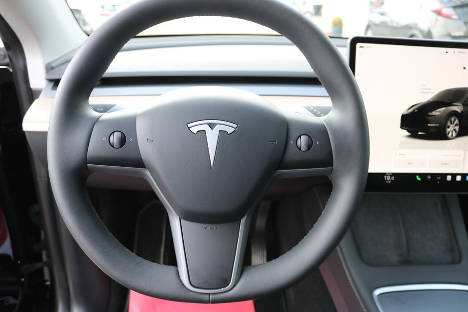 Tesla Model Y Long Range AWD 5d