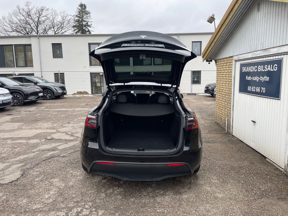 Tesla Model Y Long Range AWD 5d