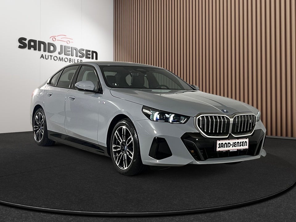 BMW i5 eDrive40 M-Sport 4d