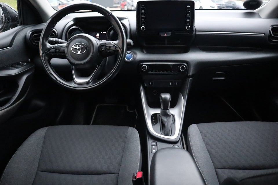 Toyota Yaris 1,5 Hybrid Active Tech Design e-CVT 5d