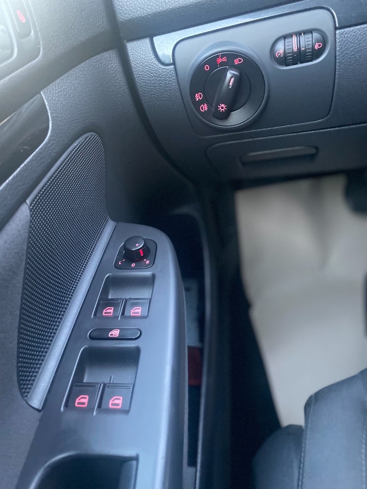 VW Golf V 1,6 GT Sport 5d