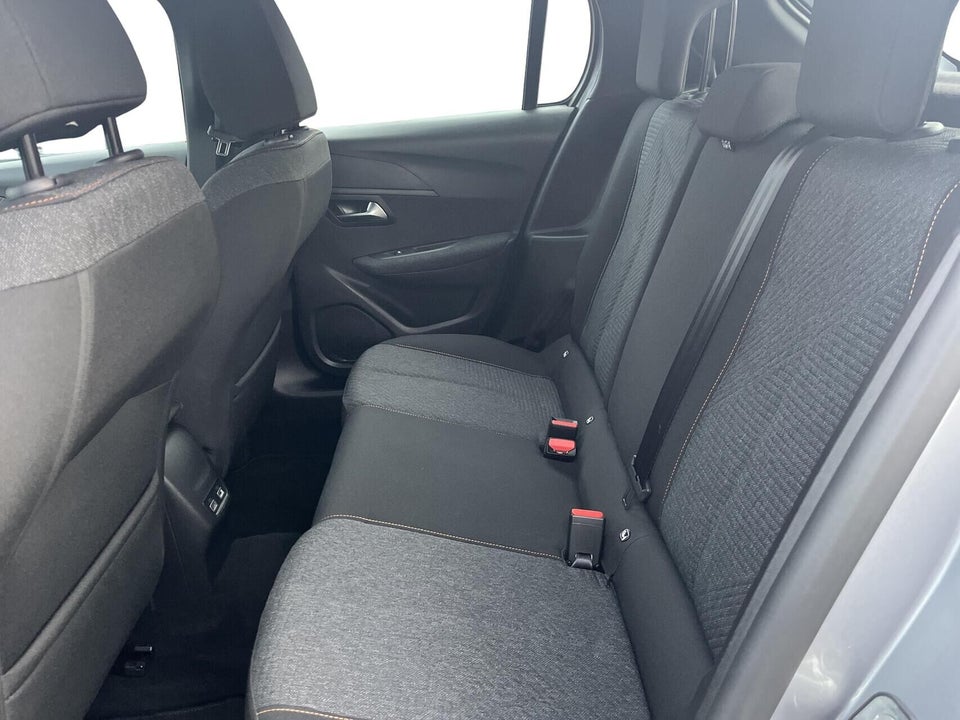 Peugeot e-208 50 Style 5d
