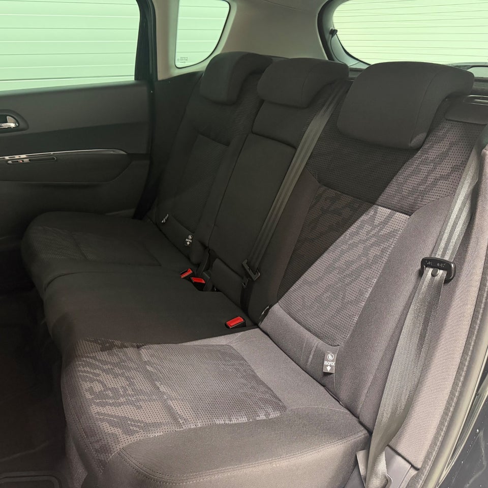 Peugeot 3008 1,6 HDi 114 Style 5d