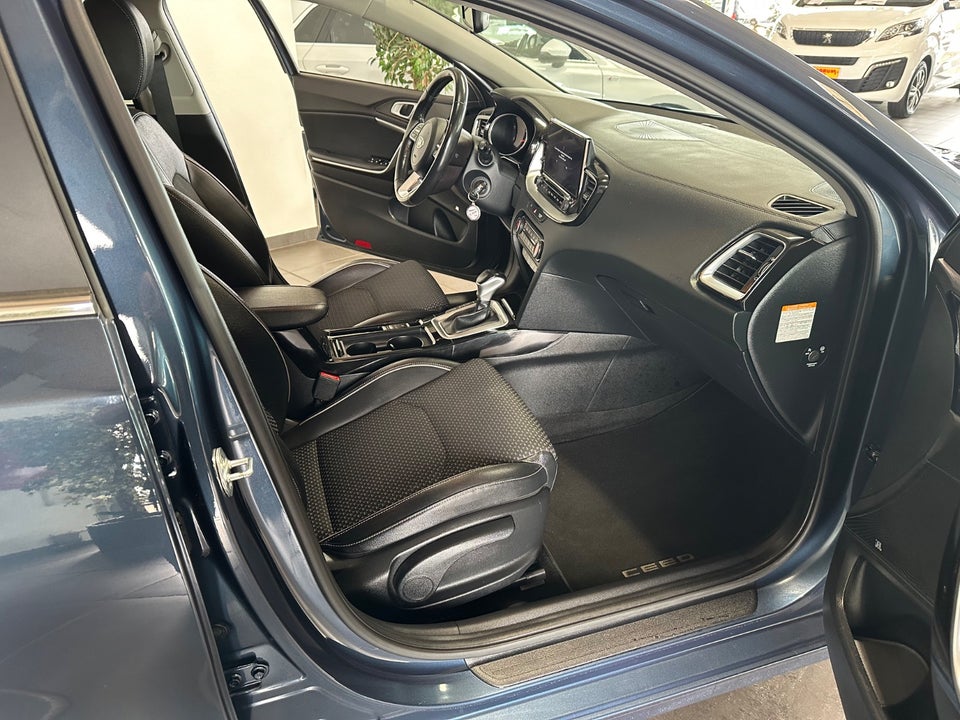 Kia Ceed 1,5 T-GDi mHEV Comfort Upgrade DCT 5d