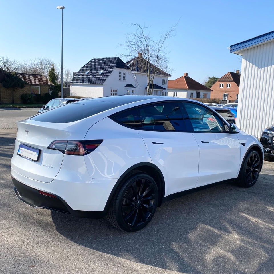Tesla Model Y Long Range AWD 5d
