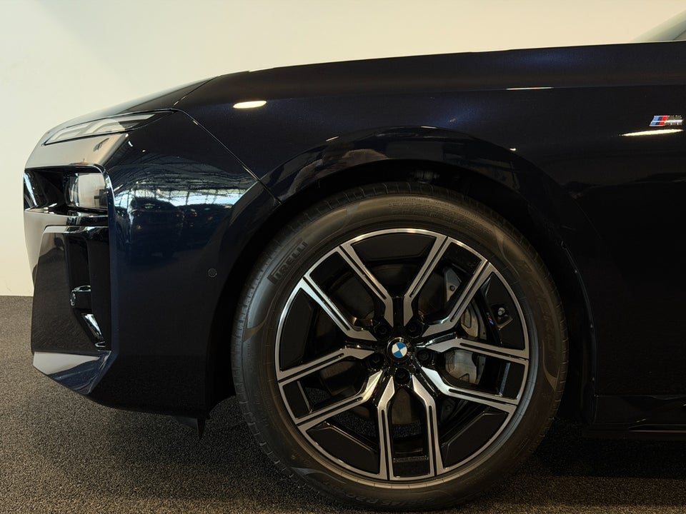 BMW i7 eDrive50 M-Sport 4d