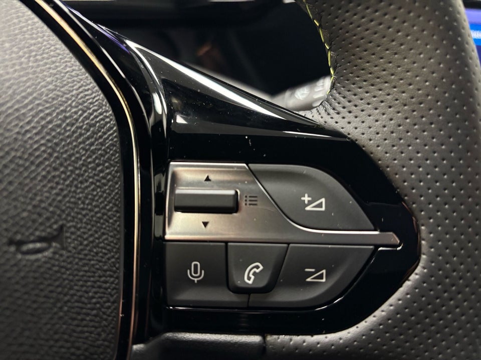 Peugeot e-308 54 GT 5d