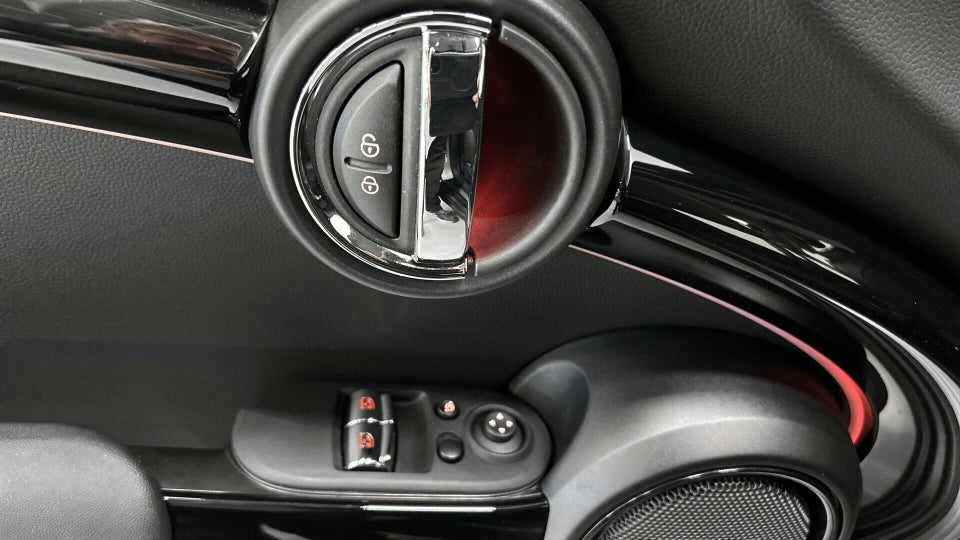 MINI Cooper SE Essential 3d