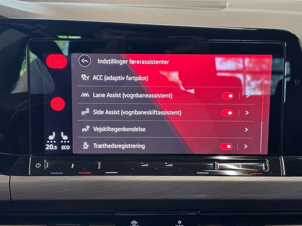 VW Golf VIII 1,4 eHybrid DSG 5d