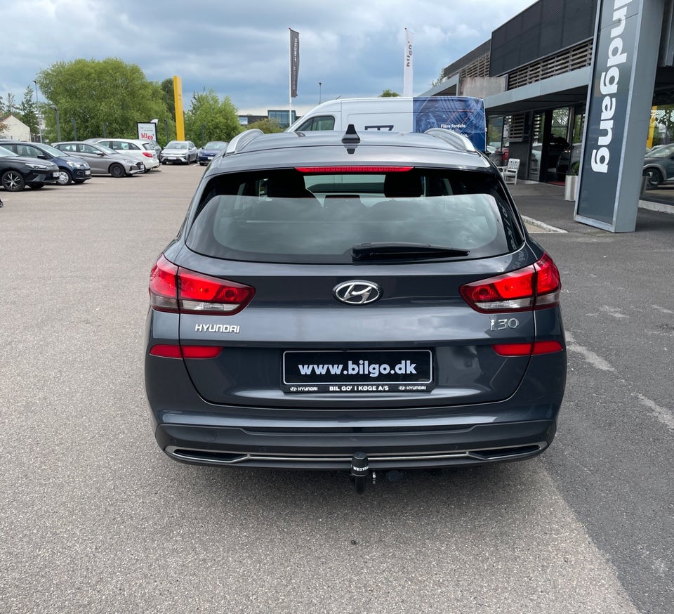 Hyundai i30 1,6 CRDi 115 Essential stc. 5d