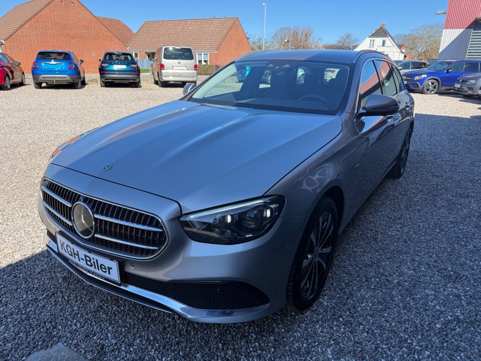 Mercedes E300 de 2,0 Avantgarde stc. aut. 4Matic 5d