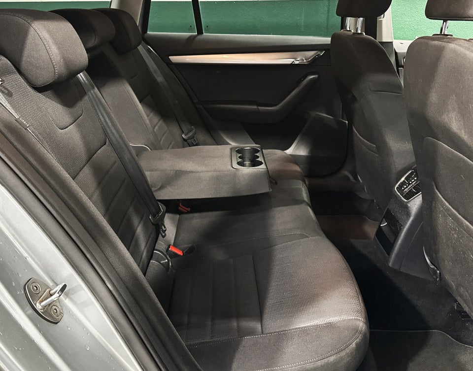 Skoda Octavia 1,6 TDi 110 Style Combi DSG 5d