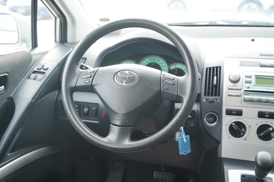 Toyota Corolla Verso 1,8 Terra MMT 7prs 5d