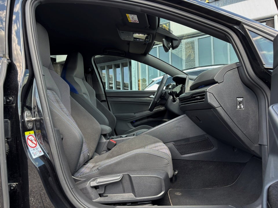 VW Golf VIII 1,4 GTE DSG 5d