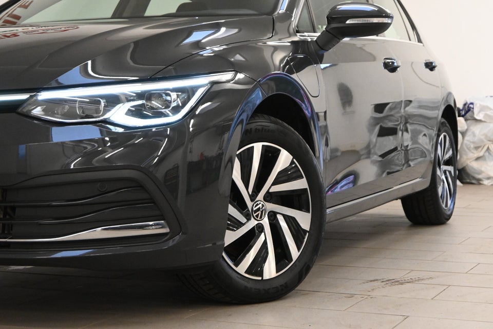 VW Golf VIII 1,4 eHybrid DSG 5d