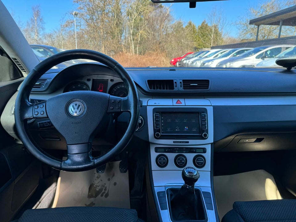 VW Passat 2,0 FSi Trendline Variant 5d