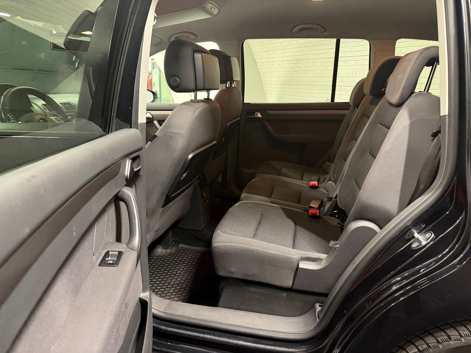 VW Touran 1,6 TDi 105 Comfortline DSG BMT 7prs 5d