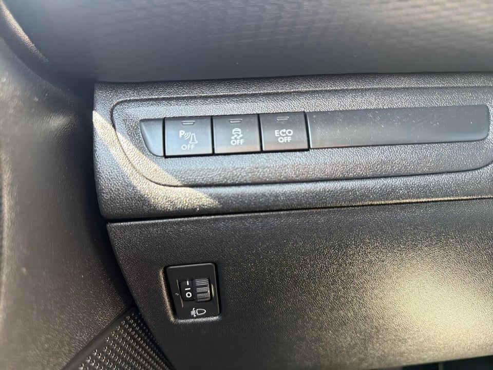 Peugeot 208 1,6 BlueHDi 100 Desire 5d
