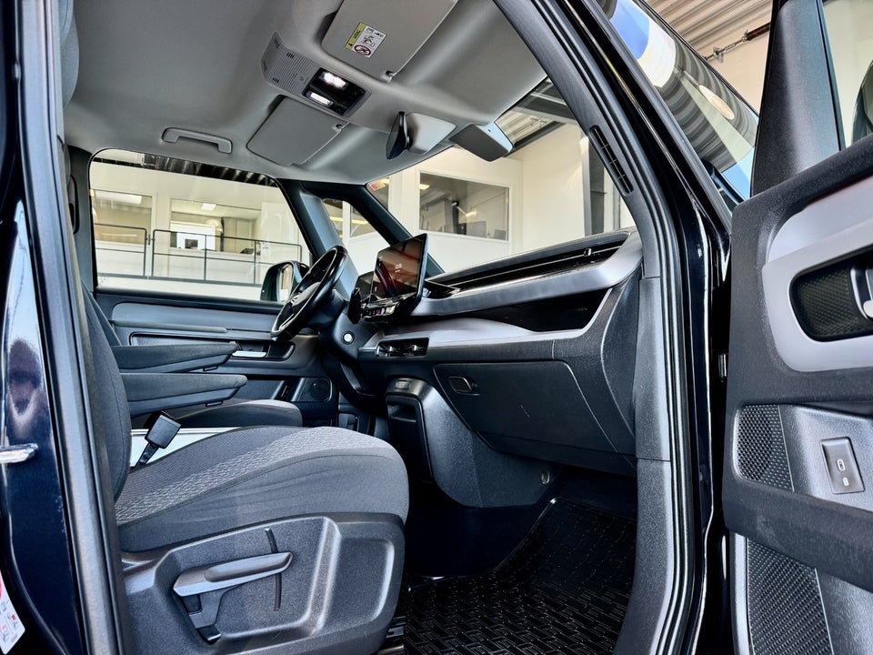 VW ID.Buzz 77 Pro SWB 5d