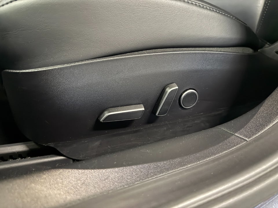 Tesla Model 3 Long Range AWD 4d