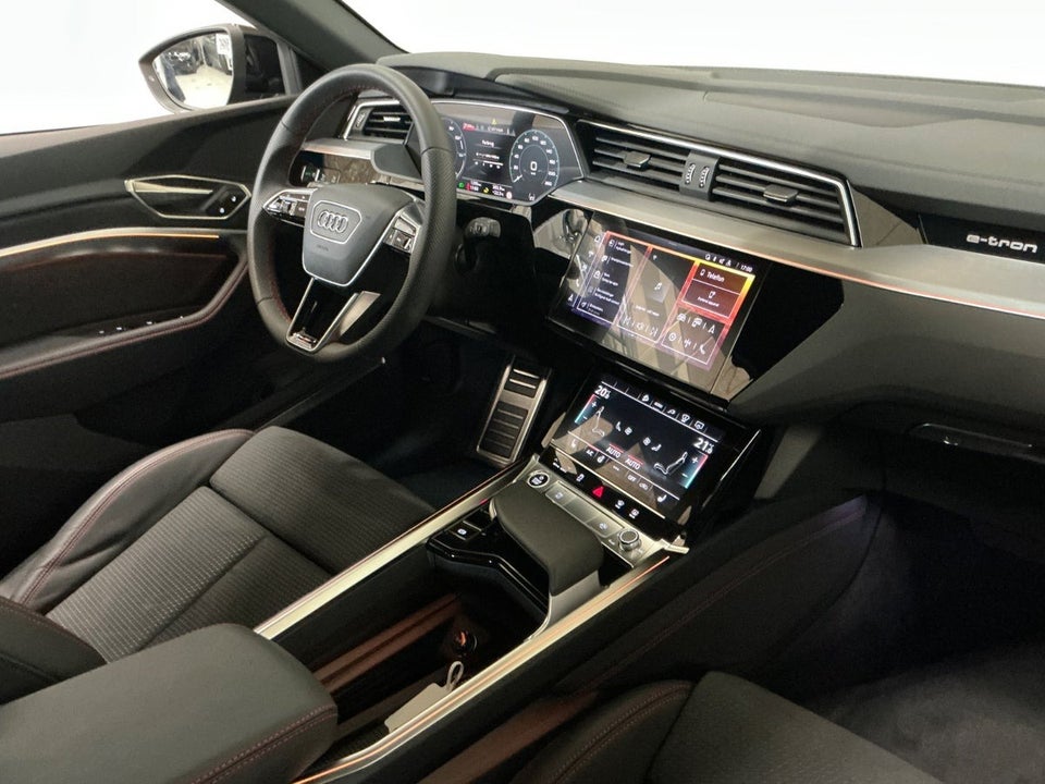 Audi Q8 e-tron 55 Dakar Edition quattro 5d