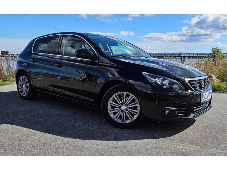 Peugeot 308 1,5 BlueHDi 130 Selection Sky EAT8 5d