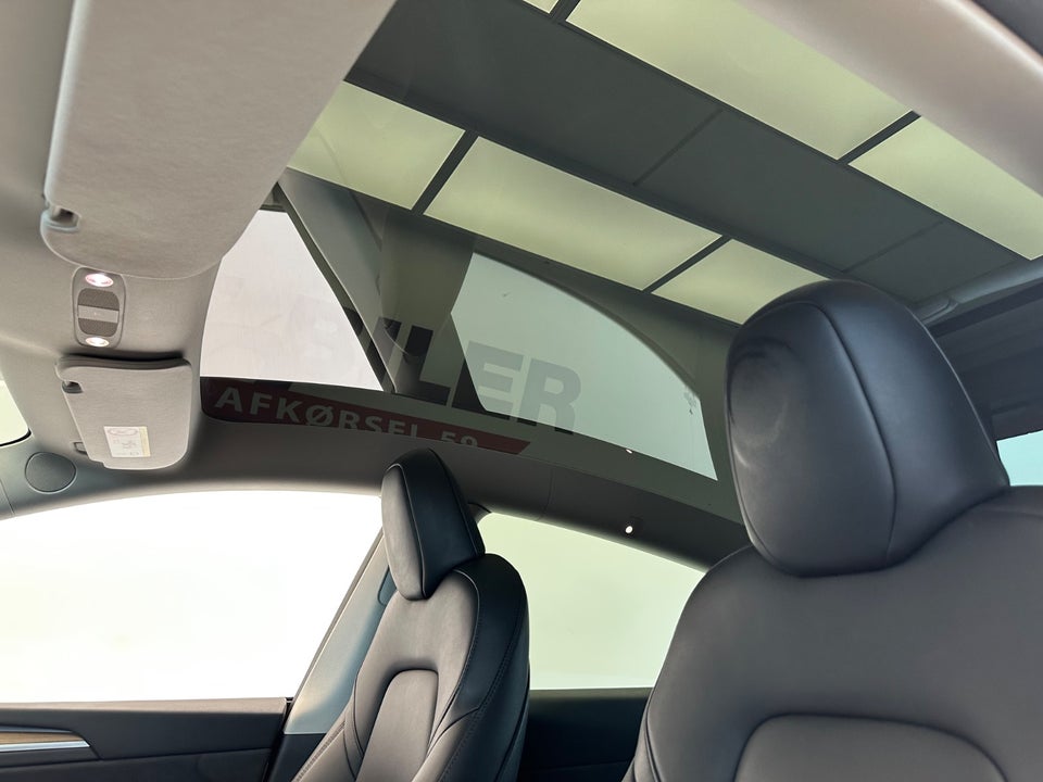 Tesla Model Y Long Range AWD 5d