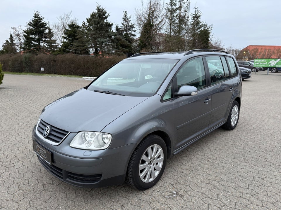 VW Touran 2,0 TDi 136 Trendline DSG Van 5d