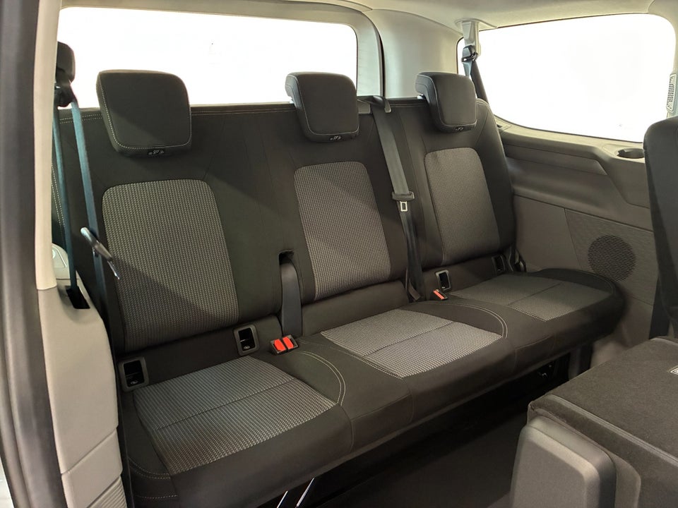 VW e-Caravelle 64 Basis SWB