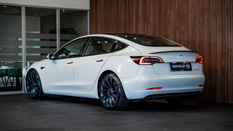 Tesla Model 3 Performance AWD 4d