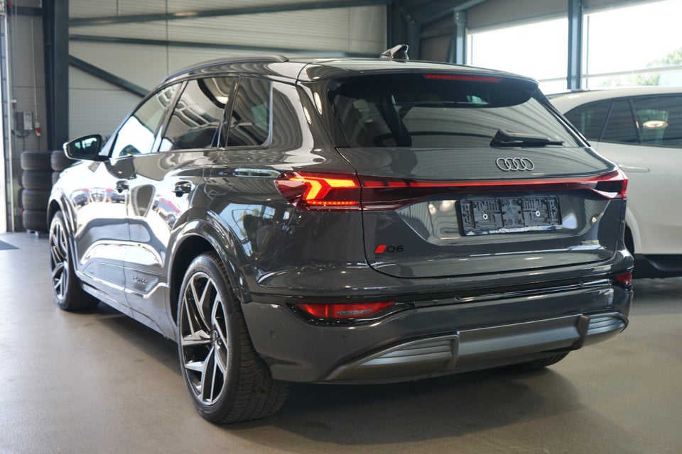 Audi Q6 e-tron S-line quattro 5d